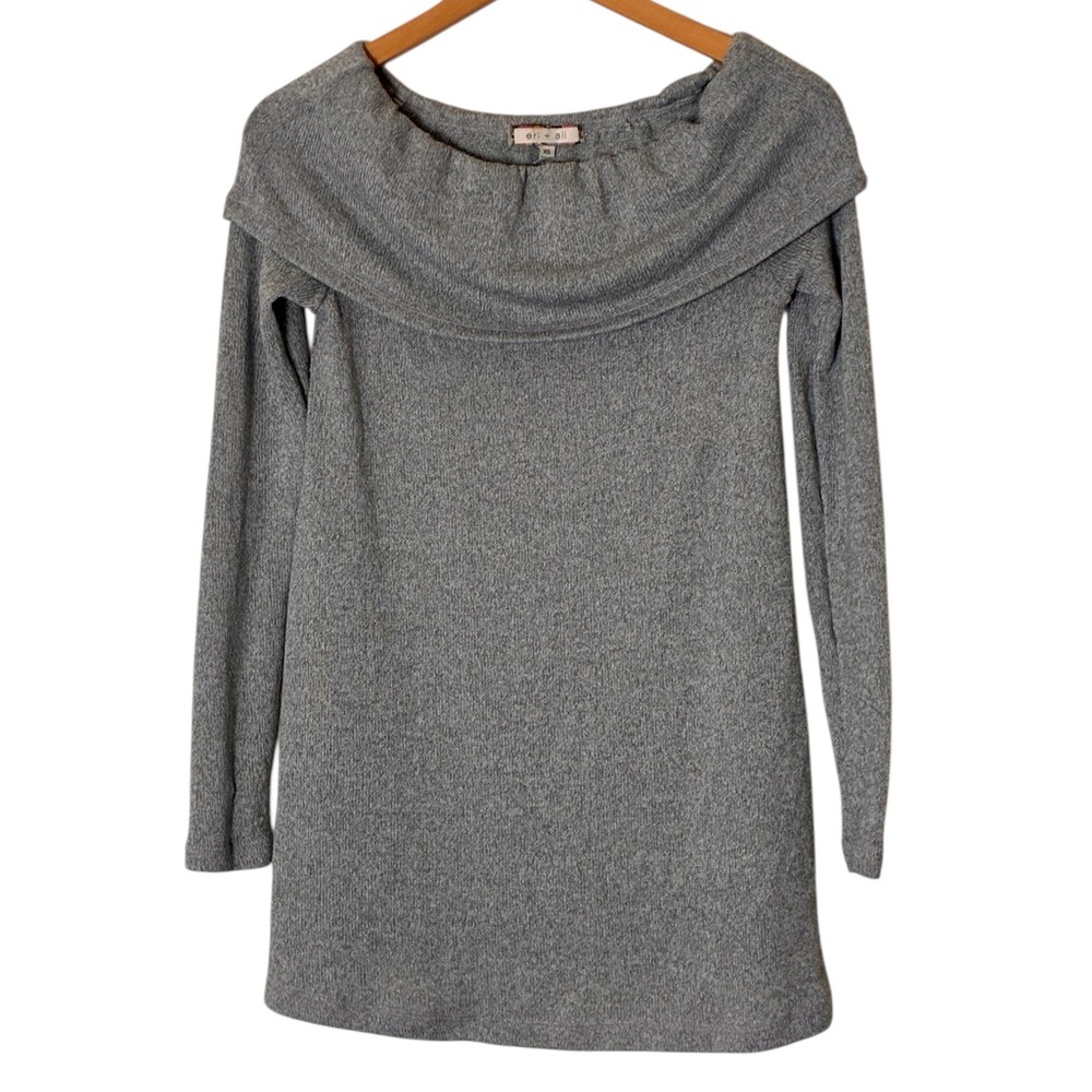 Eri + Ali | Like new gray off the shoulder long sleeve knit sweater